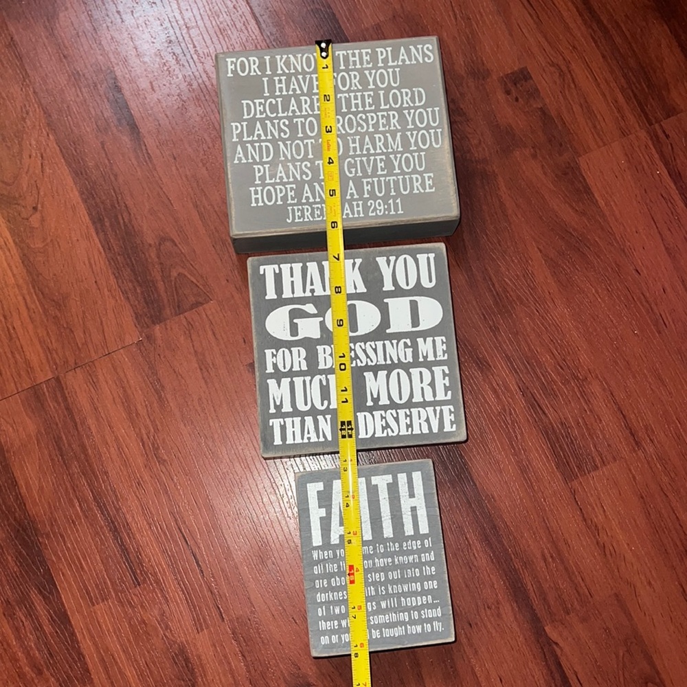 Gray wooden wall decor